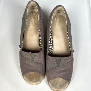 TOMS Womens W6 High Wedge Peep Toe Dark Gray / Tan Espadrille Style Shoe